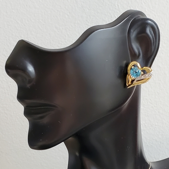 Watch Video / 14K Gold Heart Diamond Earrings / December Born. - Picture 9 of 16